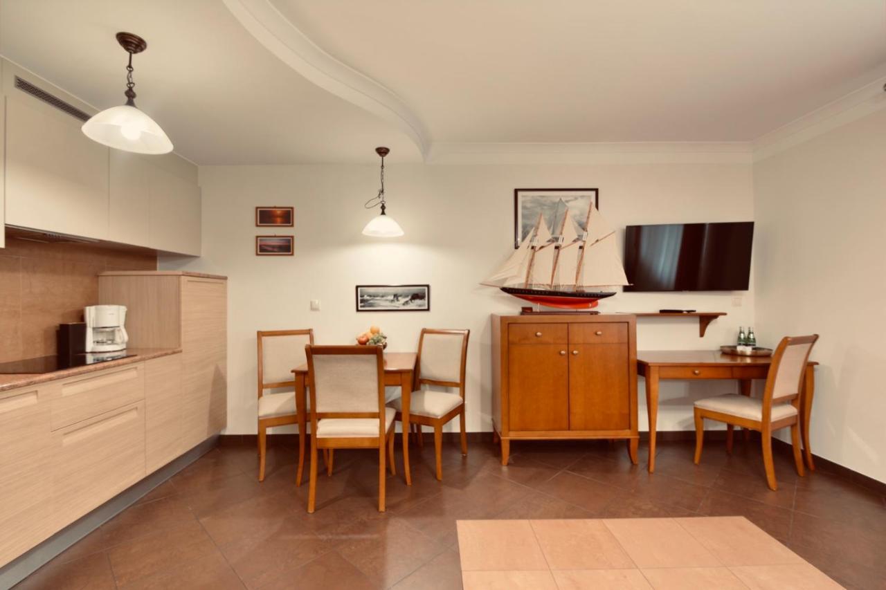 North Apartments Blue-Velvet, Parking أوستكا المظهر الخارجي الصورة